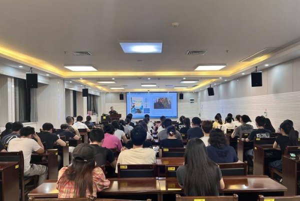 典丰投资 河池市人民医院2025级住培学员入院教育圆满收官
